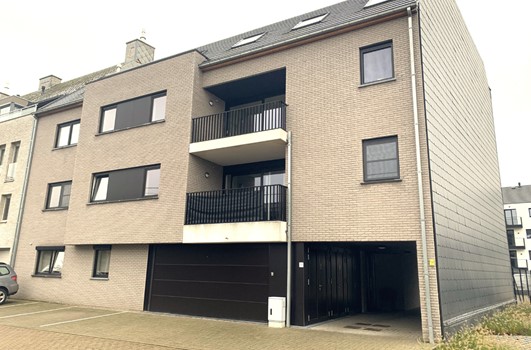 Appartement met carport en berging te koop in Ooigem